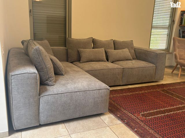 חדשה נמכרת עקב טעות במידות 3X2