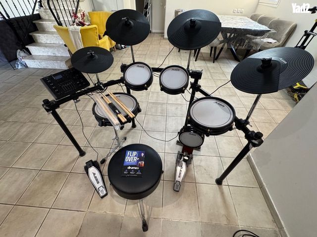 מערכת תופים אלקטרונית Alesis
