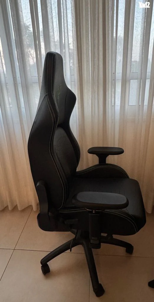 כיסא גיימינג מעור Razer
