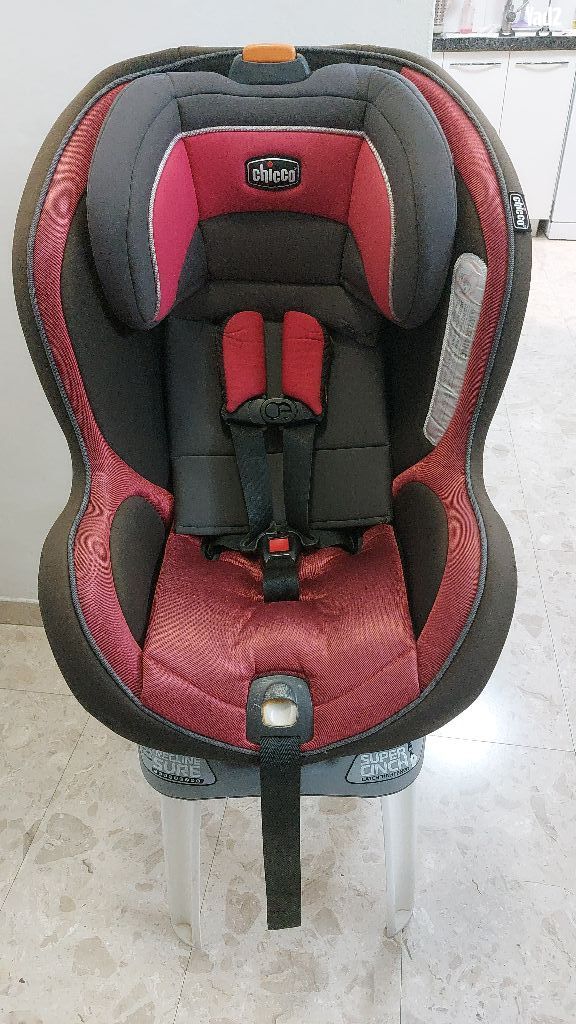 כיסא בטיחות לרכב Chicco
