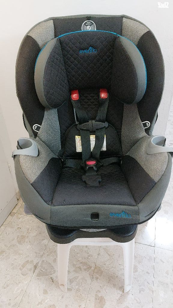 כיסא בטיחות לרכב evenflo