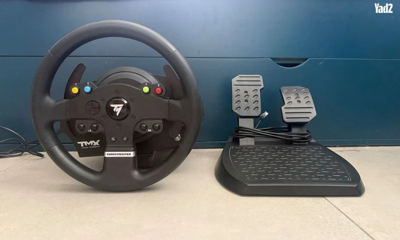 סימולטור נהיגה thrustmaster