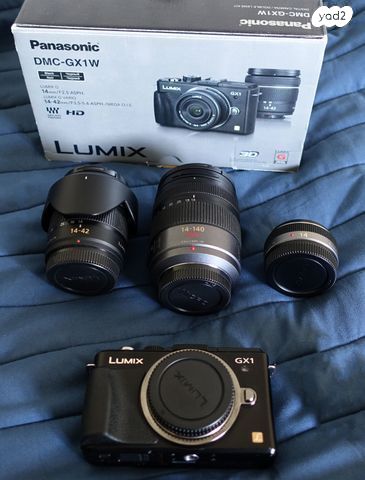 מצלמה GX1 LUMIX עם עדשה