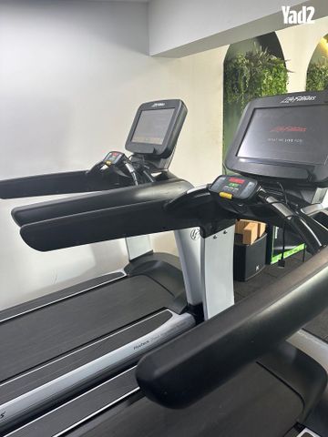 הליכון מקצועי life fitness - Image 2