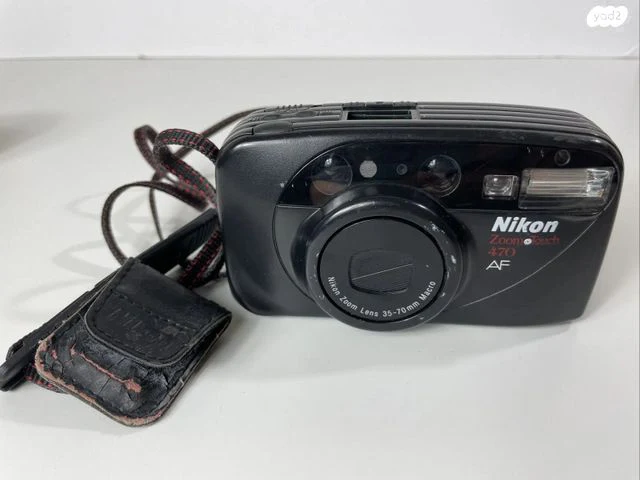 מצלמת פילם Nikon