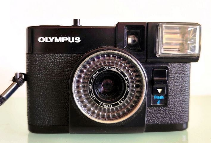 מצלמת פילם Olympus pen ef