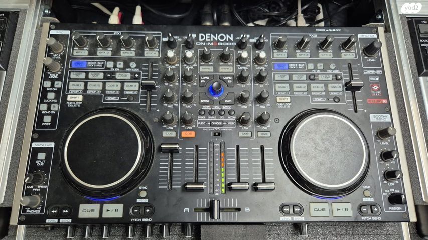 קונטרולר DENON MC6000