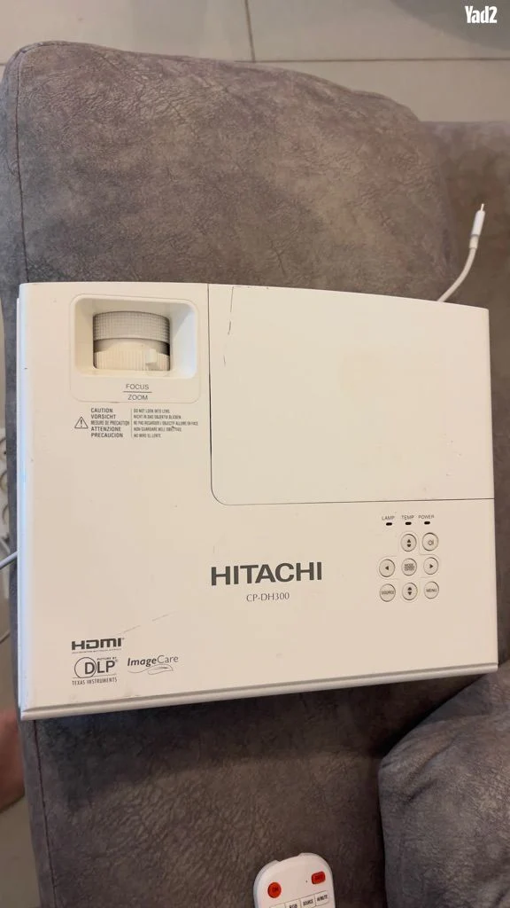 מקרן של Hitachi דגם CP-DH300 - Image 2