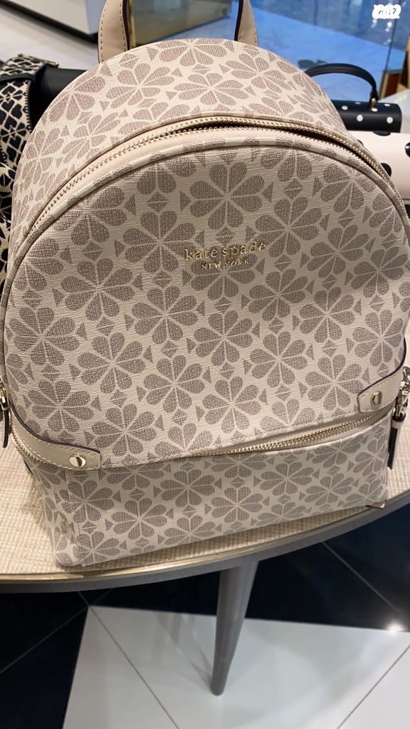 תיג גב יוקרתי של KateSpade NYC