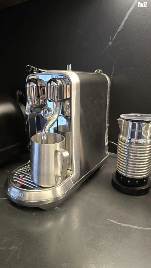 מכונת Nespresso Creatista Plus