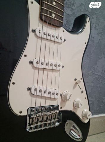גיטרה Stratocaster Fender - Image 5