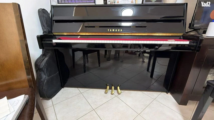 פסנתר Yamaha JU-109 PE