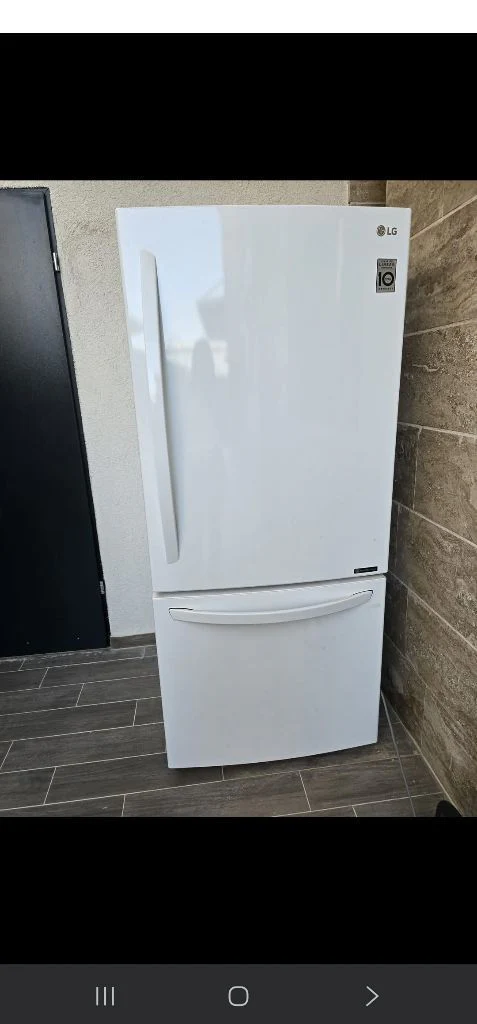 מקרר LG נפח כולל 720 ליטר