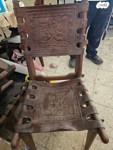 11 כסאות וינטג' Angel Pazmino