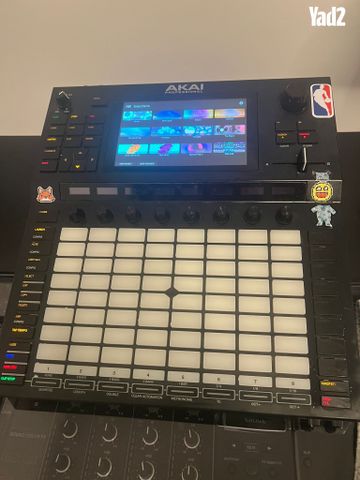 Akai סאמפלר