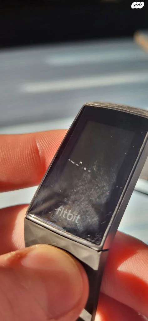 Fitbit chatge 4 - Image 2