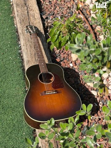 Gibson j45 standard