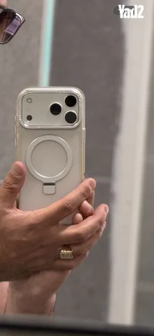 iPhone 17 pro max silver - Image 2