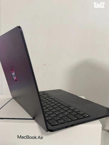 MacBook - Image 4