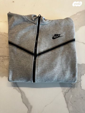 Nike Tech Fleece Windrunner - Image 2