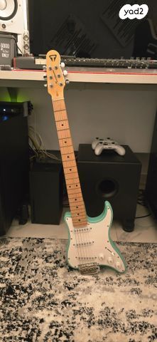 Traveler Guitar Deluxe